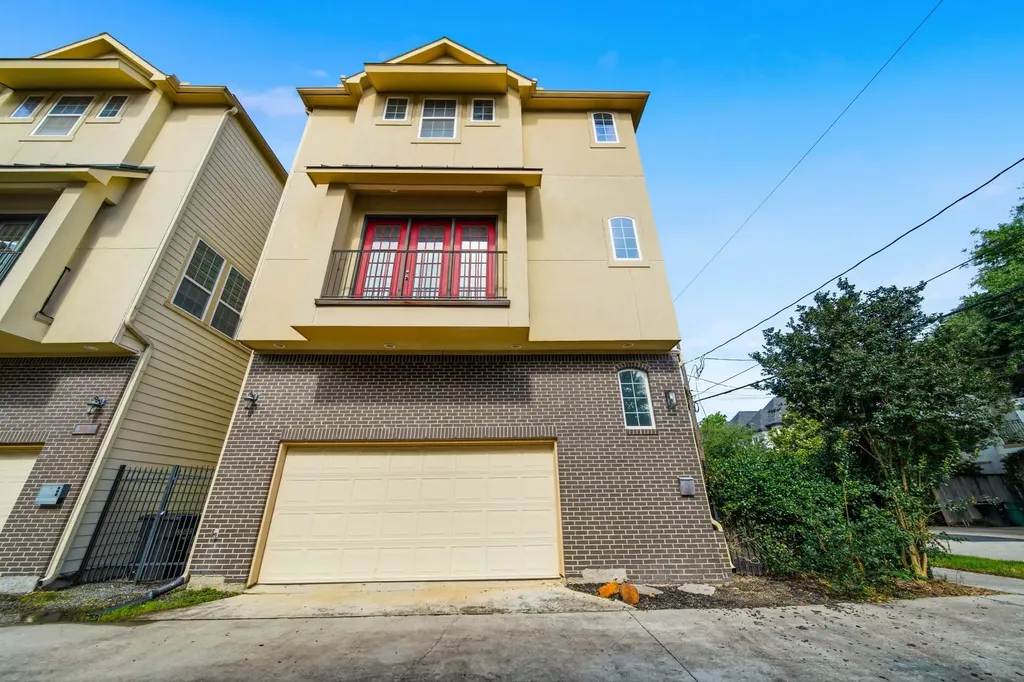 5525 Petty Street A Houston TX 77007