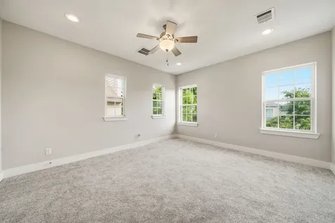 5525 Petty Street A Houston TX 77007