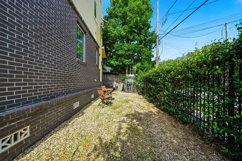 5525 Petty Street A Houston TX 77007