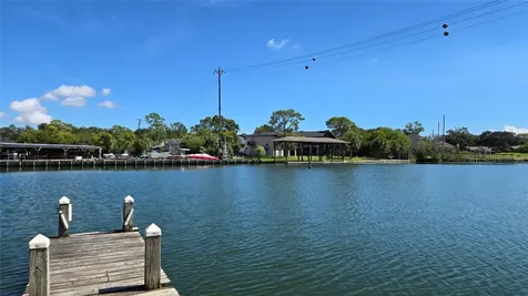 18617 Egret Bay Boulevard 504 Houston TX 77058