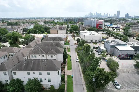 5914 Center Street Houston TX 77007