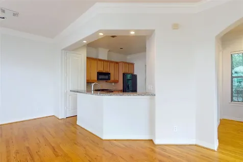 5914 Center Street Houston TX 77007