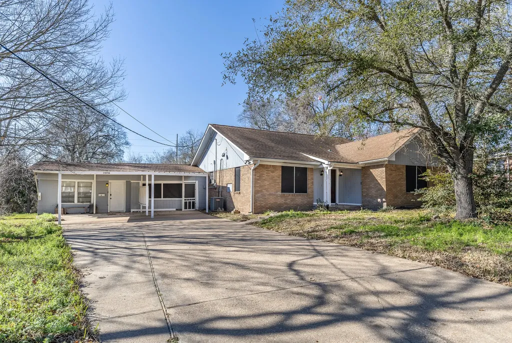 1425 15th Street Huntsville TX 77340