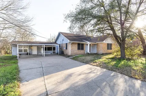 1425 15th Street Huntsville TX 77340