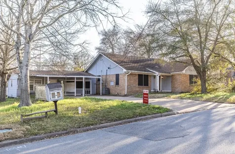 1425 15th Street Huntsville TX 77340