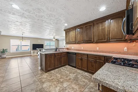 255 Mossy Meadow Drive West Columbia TX 77486