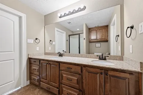 255 Mossy Meadow Drive West Columbia TX 77486