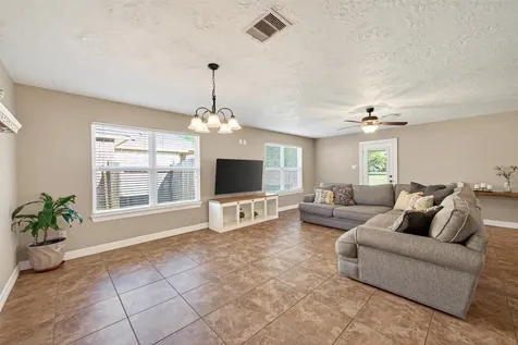 255 Mossy Meadow Drive West Columbia TX 77486