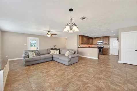 255 Mossy Meadow Drive West Columbia TX 77486
