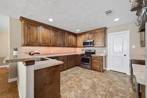 255 Mossy Meadow Drive West Columbia TX 77486