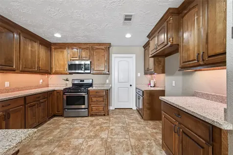 255 Mossy Meadow Drive West Columbia TX 77486