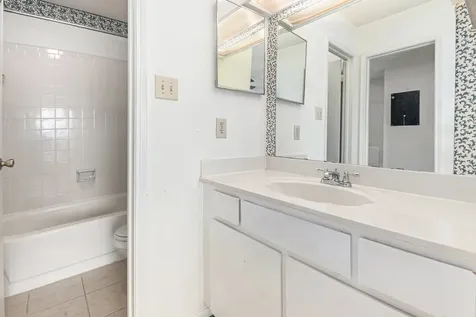 2121 Hepburn Street 918 Houston TX 77054