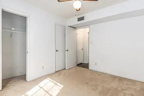 2121 Hepburn Street 918 Houston TX 77054