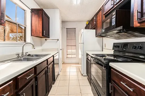 2121 Hepburn Street 918 Houston TX 77054