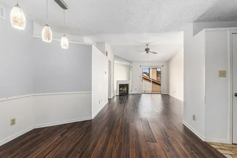 2121 Hepburn Street 918 Houston TX 77054