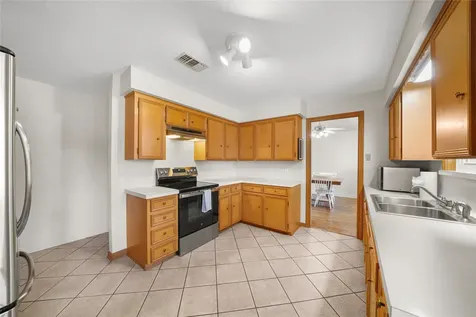 1112 Knox Lane Wharton TX 77488