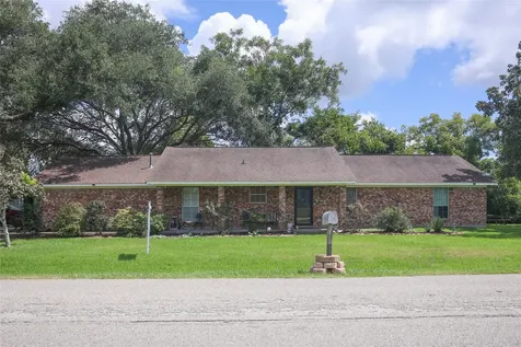 318 Peach Point Jones Creek TX 77541