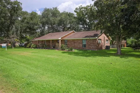 318 Peach Point Jones Creek TX 77541