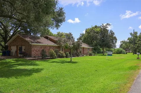 318 Peach Point Jones Creek TX 77541