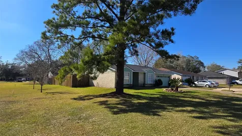 6125 Brookdale Drive League City TX 77573