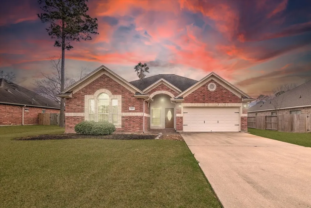 1207 S Diamondhead Boulevard Crosby TX 77532