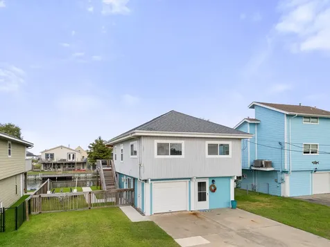 66 Tarpon Street Bayou Vista TX 77563