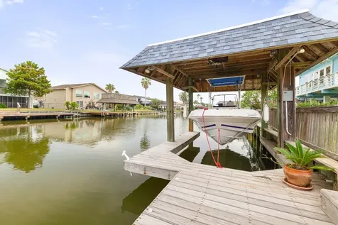 66 Tarpon Street Bayou Vista TX 77563
