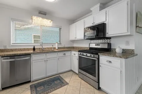 66 Tarpon Street Bayou Vista TX 77563