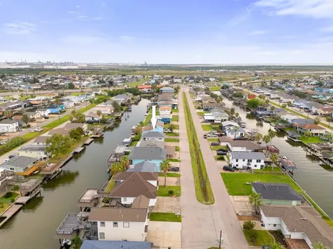 66 Tarpon Street Bayou Vista TX 77563