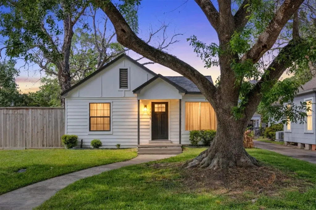 2538 Southgate Boulevard Houston TX 77030