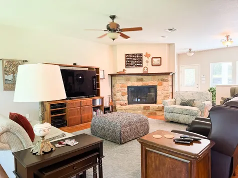 2152 Lcr 882 Jewett TX 75846