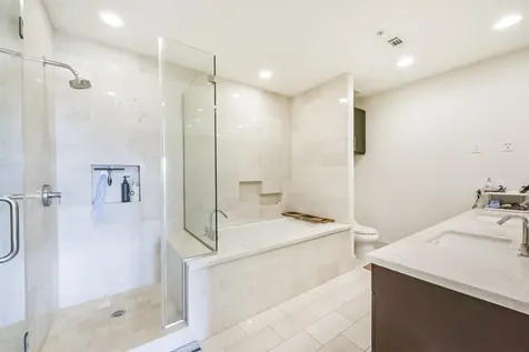 2207 Bancroft Street 706 Houston TX 77027