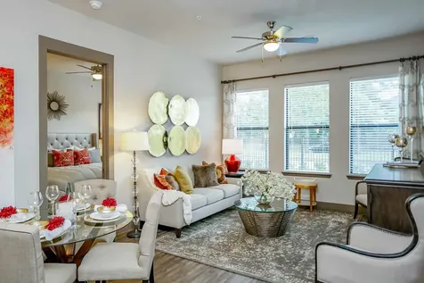 2033 S Gessner Road 4304 Houston TX 77063