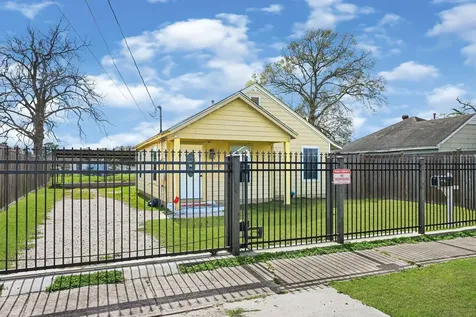 7330 Dallas Street Houston TX 77011