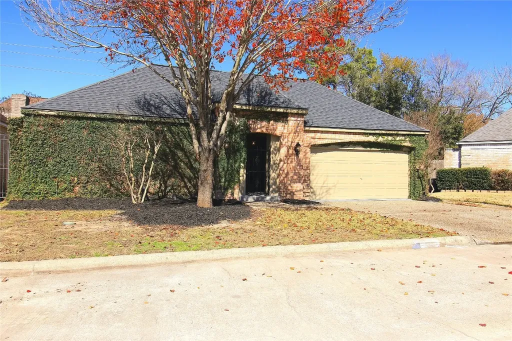 319 Champions Colony Iii Houston TX 77069