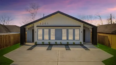 5201 Fairchild Street A Or B Houston TX 77028