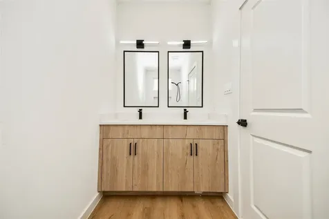 5201 Fairchild Street A Or B Houston TX 77028