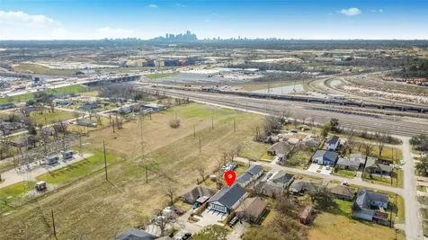 5201 Fairchild Street A Or B Houston TX 77028