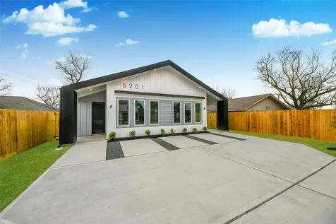 5201 Fairchild Street A Or B Houston TX 77028