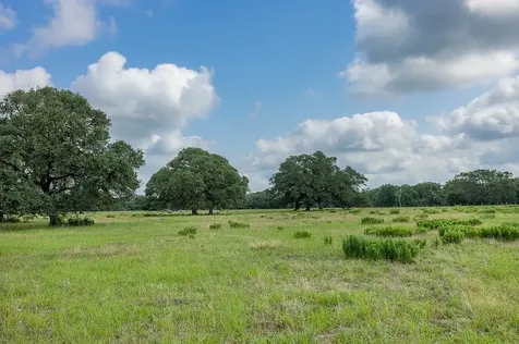 1561 County Road 154 Weimar TX 78934