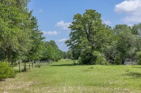 1561 County Road 154 Weimar TX 78934