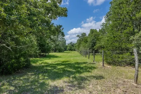 1561 County Road 154 Weimar TX 78934