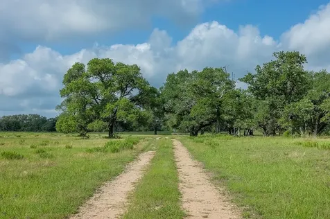 1561 County Road 154 Weimar TX 78934