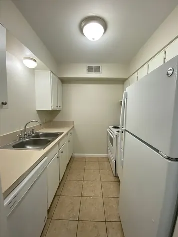130 Oyster Creek Drive 22 Lake Jackson TX 77566