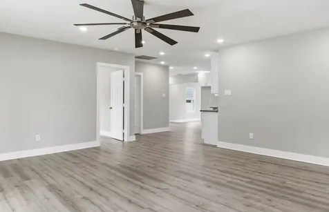 723 N Meyer Street Sealy TX 77474