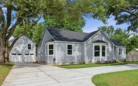 723 N Meyer Street Sealy TX 77474