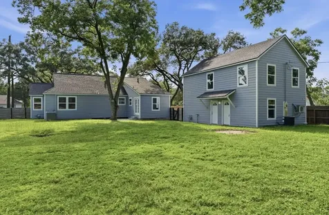 723 N Meyer Street Sealy TX 77474