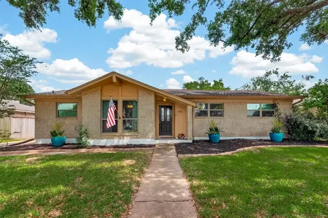1925 Winding Creek Drive Pearland TX 77581