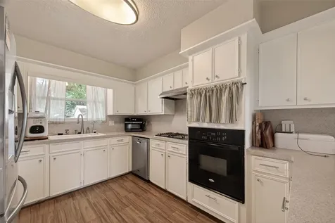 1925 Winding Creek Drive Pearland TX 77581