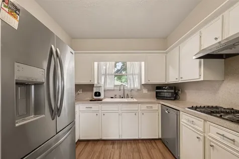 1925 Winding Creek Drive Pearland TX 77581